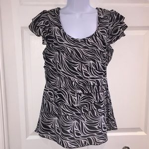Lindi Woman’s Short Sleeve Top Size Large